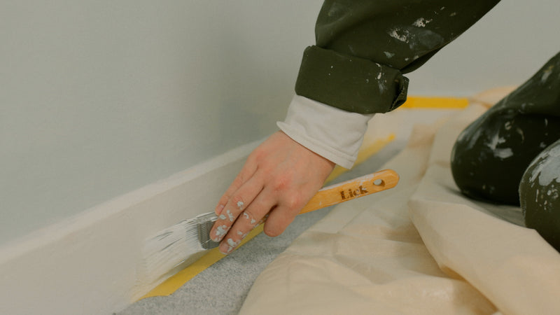 How to paint skirting boards with Lick paint
