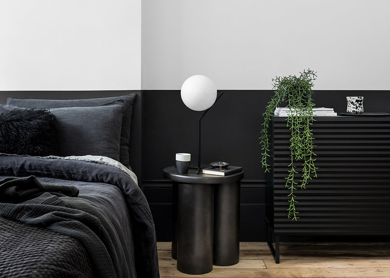 Living room in MAC Black 40