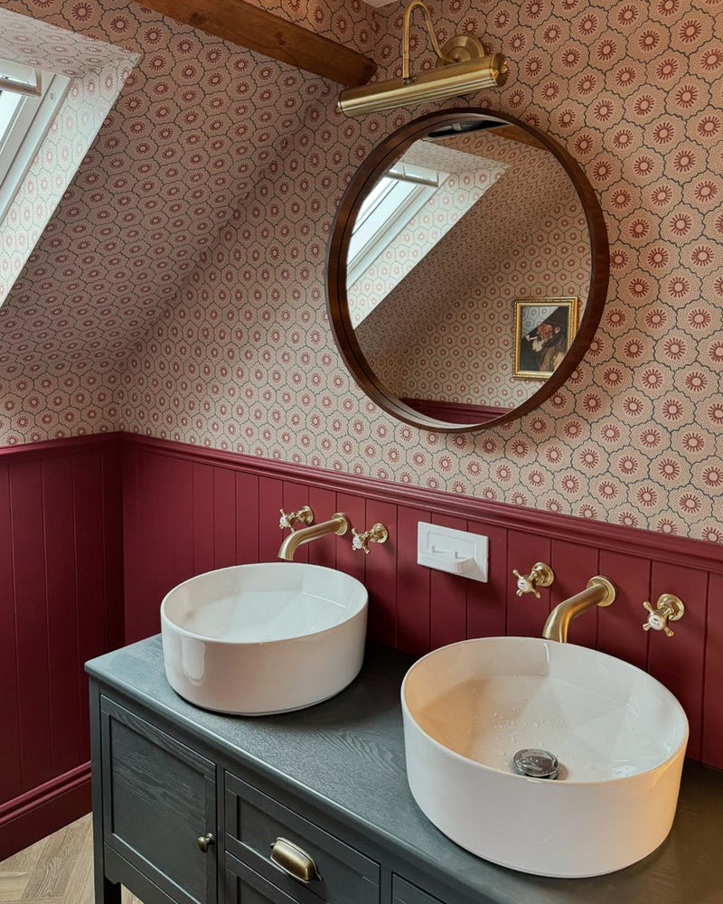 Bathroom in Lick Red 06
