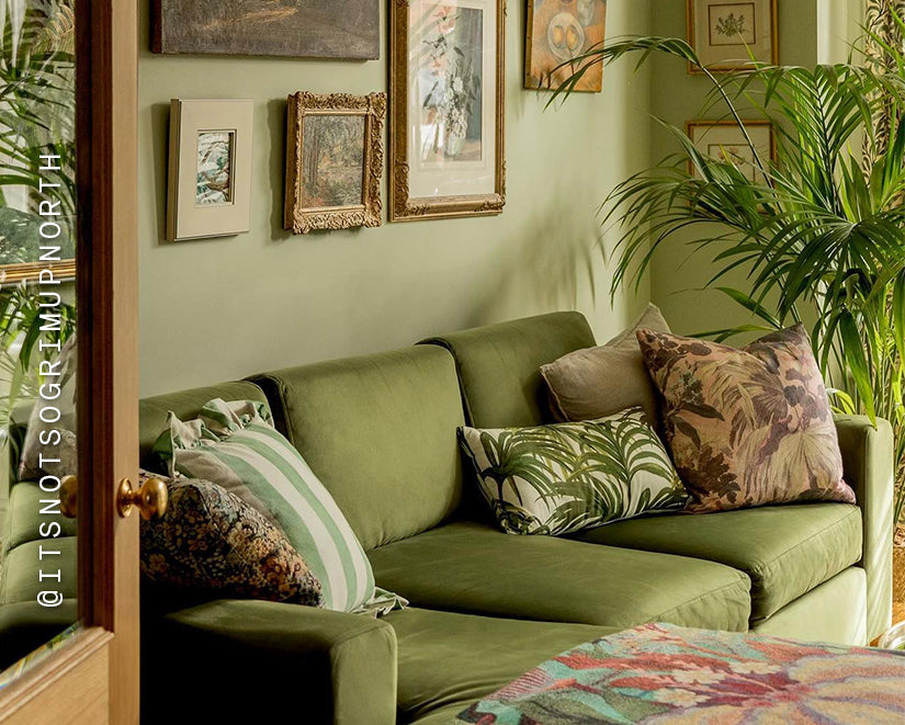 Living room in Lick Green 01